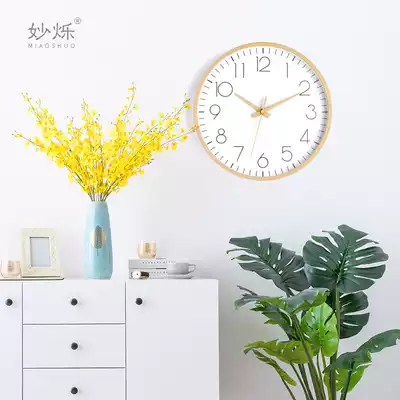 Nordic wall clock Living room solid wood modern minimalist clock wall clock Bedroom creative Quartz clock Japanese super silent
