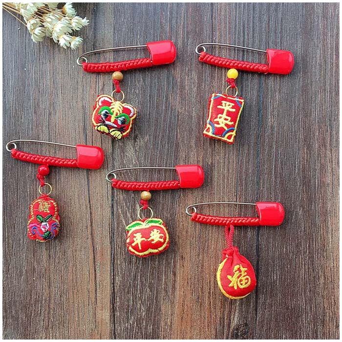 Trẻ sơ sinh, phụ nữ có thai, trẻ sơ sinh, trẻ nhỏ, ghim tà ma, trâm cài áo an toàn, bấm sốc và trừ tà ma, cầu phúc an toàn, handmade - Trâm cài