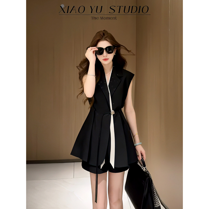 European Style Commuter Black Shimmering Suit Set for Women, New Summer Model, Fake Two-Piece Sleeveless Vest + High-Waisted Shorts European Style Commuter Black Shimmering Suit Set for Women, New Summer Model, Fake Two-Piece Sleeveless Vest + High-Waisted Shorts