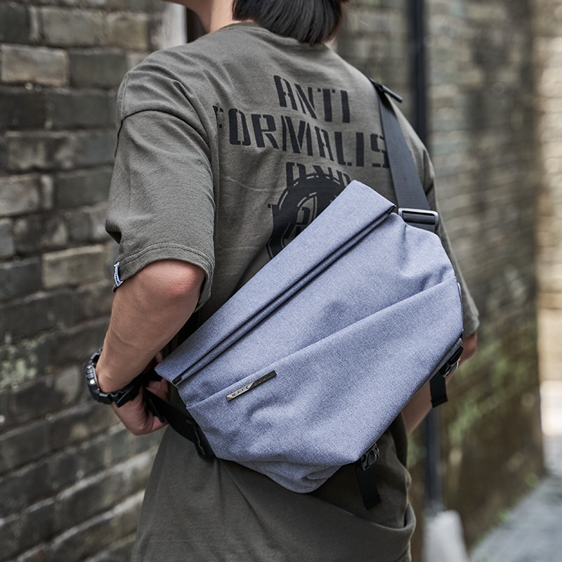 Tide Card Chest Bag Male multifunction Shoulder Bag Large Capacity Magnetic Buckle Skew Satchel Locomotive Tooling Single Shoulder Difference Bag