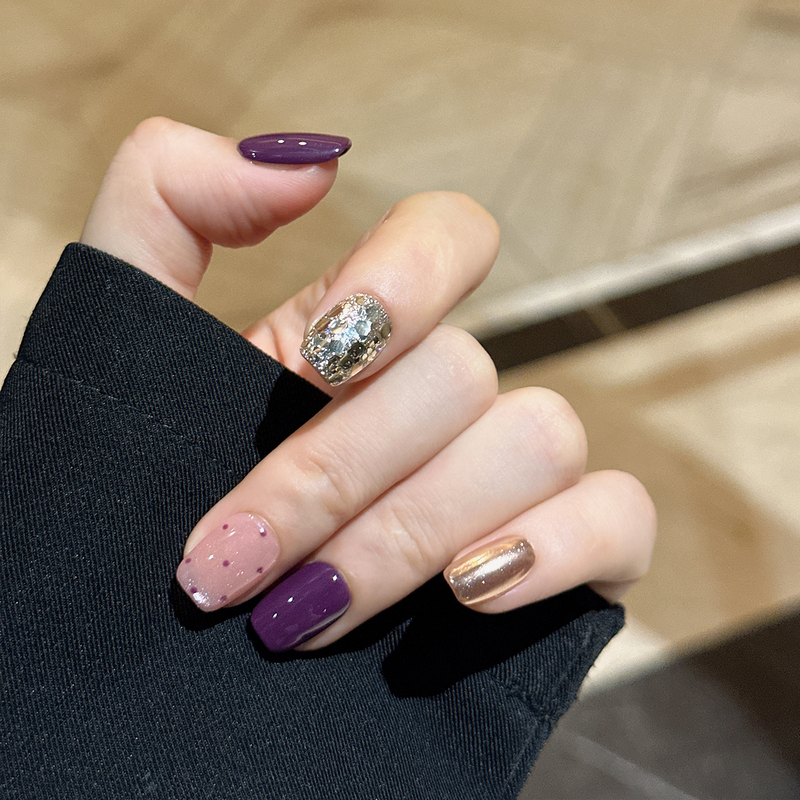 Handmade Wearable Nails, New Autumn and Winter Cat-Eye Glitter Fake Nails, Finished Product, Whitening Effect, Suitable for Students, Brides, and Pregnant Women