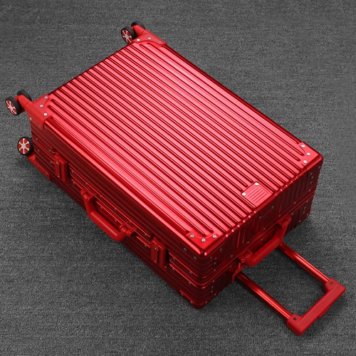 Красный чемодан, коробка для невесты