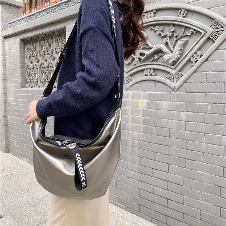 Spring and summer new female bag 2022ins same female Ocean oil skin bag with a wallet trend single shoulder bag