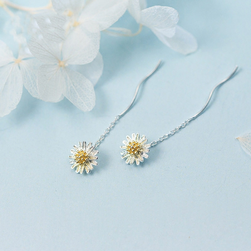 Pure Silver Small Daisy Wavy Ear Necklace Adorable Fresh Flowers Earrings Sweet current Sutemperament earrings Feminine Girlfriends Gift