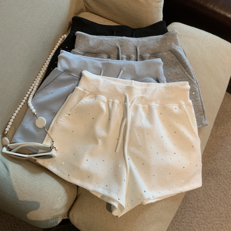 Trendy and Fashionable Shiny Rhinestone Hot Girl Shorts for Women, New Summer Style, Waist-Cinching Tie, Slimming Knit Casual Pants Trendy and Fashionable Shiny Rhinestone Hot Girl Shorts for Women, New Summer Style, Waist-Cinching Tie, Slimming Knit Casual Pants