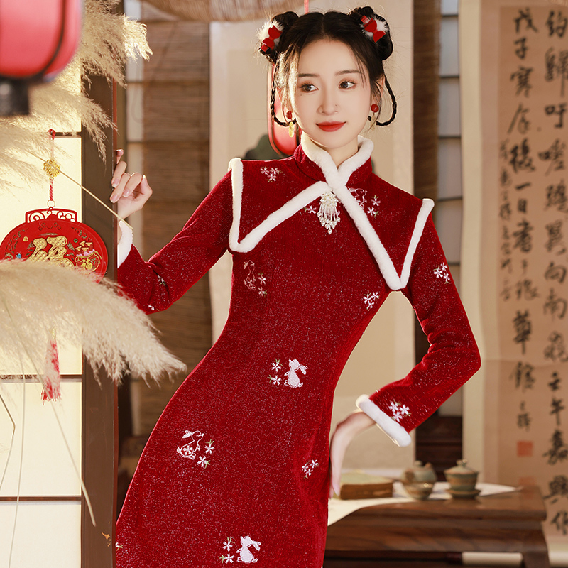 Red festive winter cheongsam, suitable for teen, increased thickness, the year of the Rabbit Red festive winter cheongsam, suitable for teen, increased thickness, the year of the Rabbit