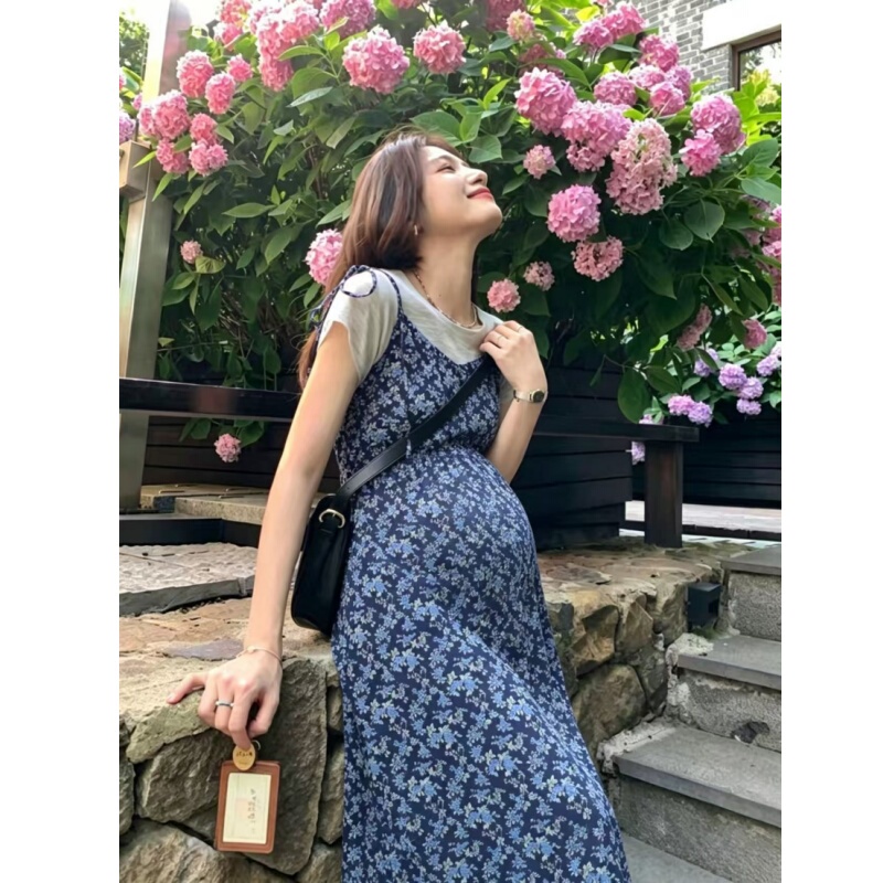 Korean-Style Floral Maternity Suspender Dress, Summer Slimming Dress for Pregnant Moms, Stylish Loose Top and Skirt Two-Piece Set