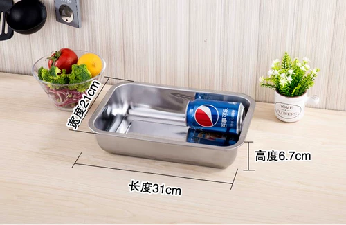 Толстая гриль на гриле из нержавеющей стали.