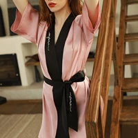 Розовая куртка