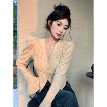 kumikumi solid color with chest pad V-neck bell sleeve T-shirt womens winter new sweet and spicy slim cardigan lace top