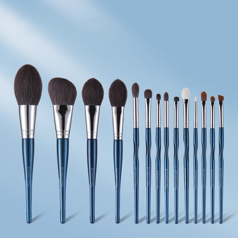 shoushoulang suffered by a cowerewolf 14 sets of brushed powder brushed blush brushed high light brush with a brush eye shadow brush