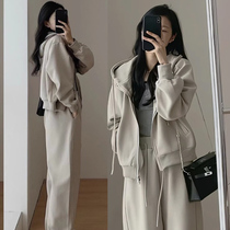 Autumn and winter leisure wear sports suit womens fashion harbor wind display slim and reduced age wide leg pants with cap running two sets of damp