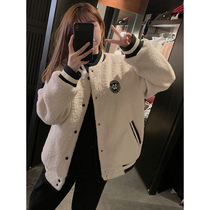 Small fragrant wind lamb wool short coat female autumn winter 2021 new small Han version easy to thicken with thickened and velvety baseball clothes