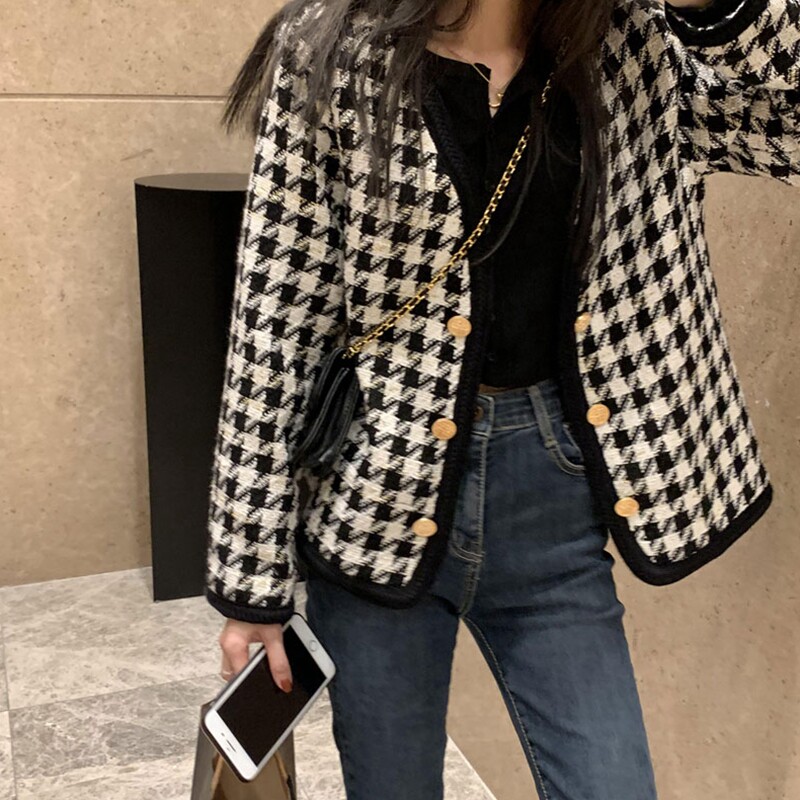 Thousands of birds Grug small fragrant wind coat female autumn winter 2021 new small sub-style retro coarse flowers High sense short