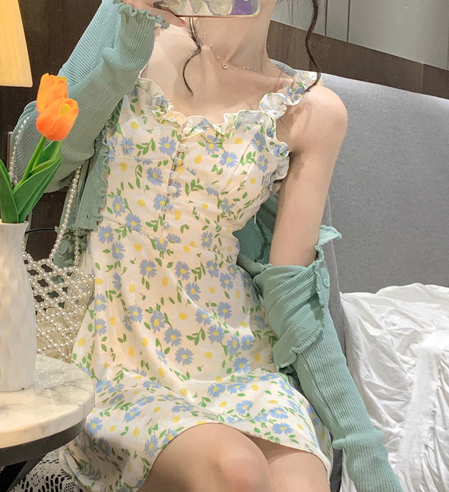 2022 new small sub short French style first love snow spinning crushed flower harnesses for a two-piece style suit women's summer