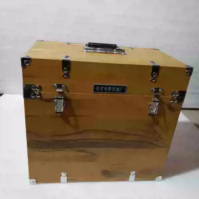 16mm film projector old backsheet film Machine Yangtze River bromine tungsten indium lamp machine wooden box