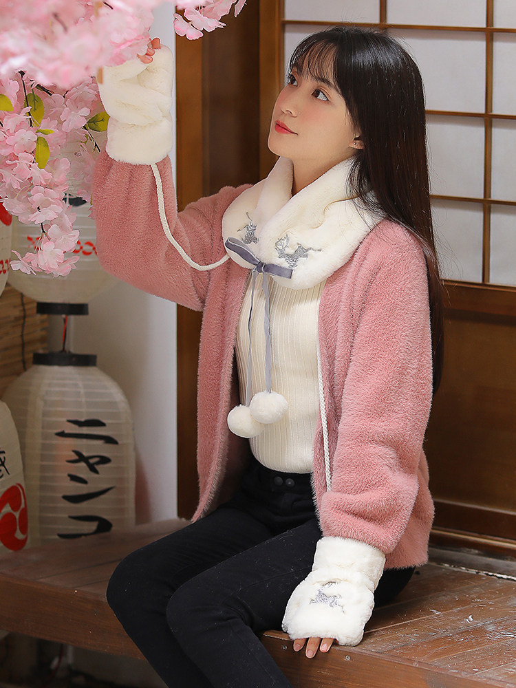 Scarf women's winter Korean version cartoon student wild girl Japanese gloves Two-piece set with gift box stuffed plush