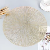 Северный горячий золотой фейерверк