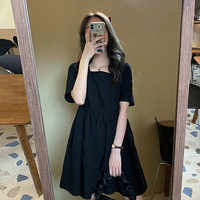High-end French Hepburn style little black dress that covers the belly, elegant doll dress with square collar, black petite dress for summer