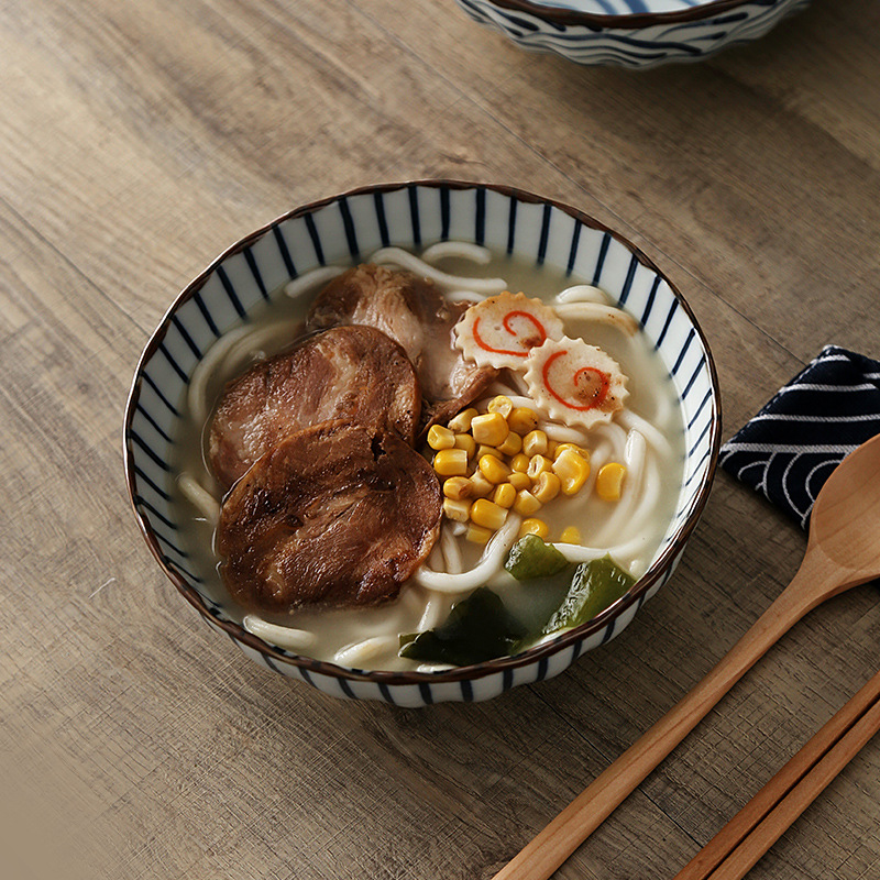 Japan SPOT JAPAN IMPORTS A SINGLE PLATE OVAL PLATE CREATIVE DAY STYLE HOUSEHOLD AND WIND CERAMIC CUTLERY