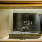 Модные металлические солнцезащитные очки, стенд, штатив, простой и элегантный дизайн