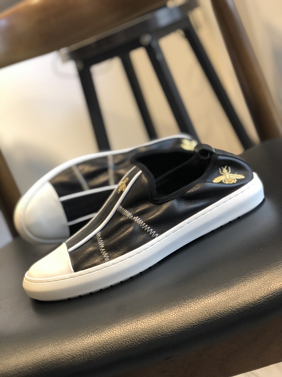 2021 spring and autumn new leather breathable loafers men's European trendy brand lazy shoes casual sneakers small white shoes