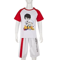 Футболка с цветом из хлопка красного рукава и вышитые шорты