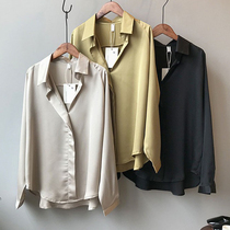 High-end modern soft decoration model room ladies wardrobe cloakroom jewelry props silk shirt clothes decoration props