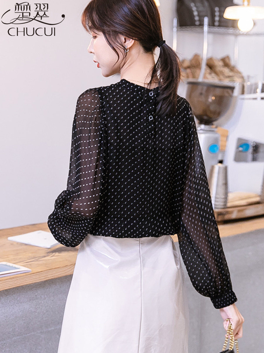 Long-sleeved T-shirt women's autumn 2022 new light and mature temperament polka dot chiffon shirt ladies loose belly cover top