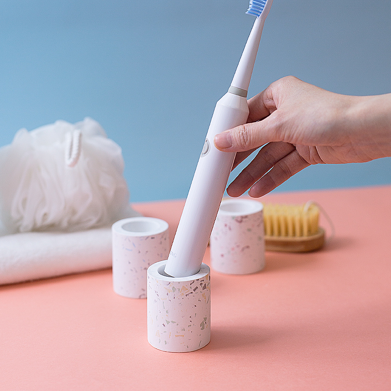Electric toothbrush frame suction toothbrush cup base placement frame free punching toilet bathroom containing shelves
