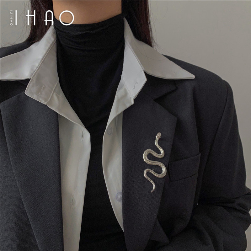 INS minimalist style, unique suit accessories, high-end metal snake badge, trendy clothing decoration pin, lapel pin, women's brooch