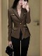 Spring Season Light Luxury High-End Commuter Business Blazer, Elegant Socialite Style, Waist-Cinching Coffee-Colored Suit Jacket for Important Occasions