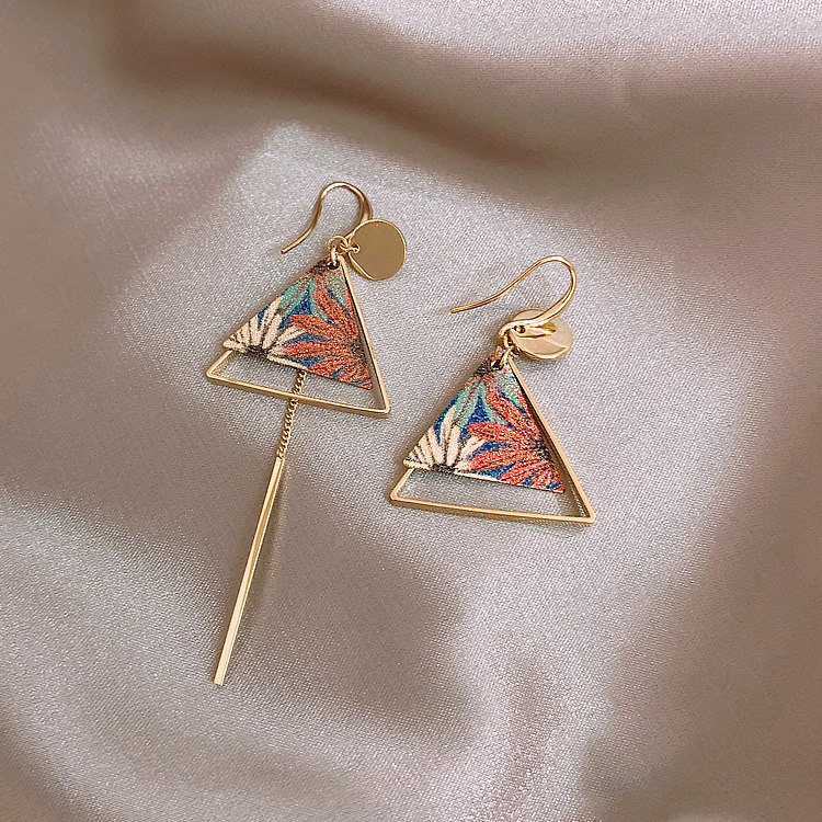 National Wind Earrings 2021 New Tide Women Temperament Small CrowdDesign Sensfeel Long Version Asymmetrical Advanced Atmospheric Earrings