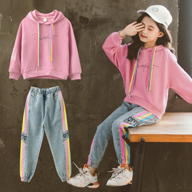 Girls' clothing fashion suit foreign style 2022 new net red Korean version of children's girls middle and big children's sweater denim set