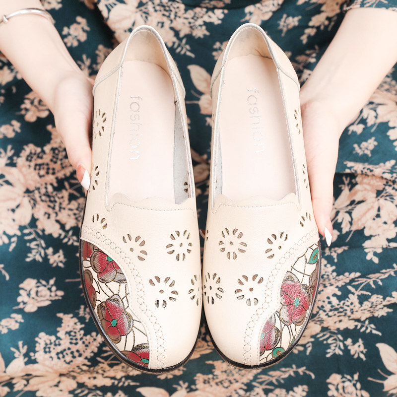 Famous Family Style Lady Shoes Summer Style Lady Sandals Middle Aged Mother Cave Shoes Leather Shoes Comfortable soft Bottom Anti-slip seniors