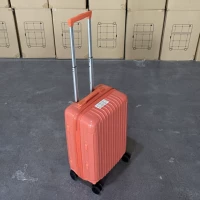 Оранжево-красный