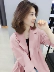 Quần áo phụ nữ mùa xuân và mùa thu châu Âu 2021 hàng mới của châu Âu Thời trang Hàn Quốc áo khoác gió rộng rãi trung bình màu tím giản dị - Trench Coat Trench Coat