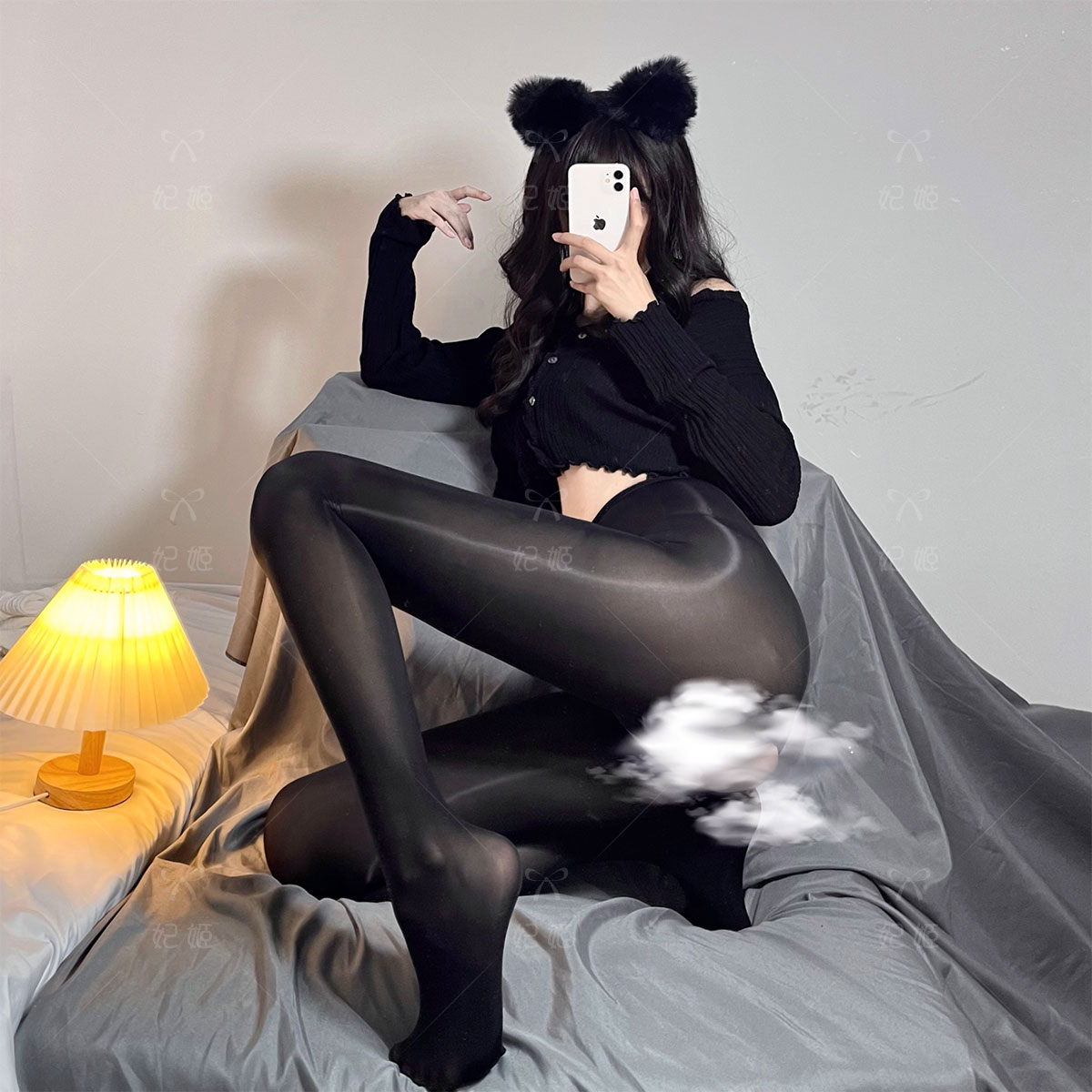 Concubine: Sexy light-legged artifact, dark skin, open crotch, pearlescent horse oil, bright panties, stockings, female sentiment, spring and autumn models