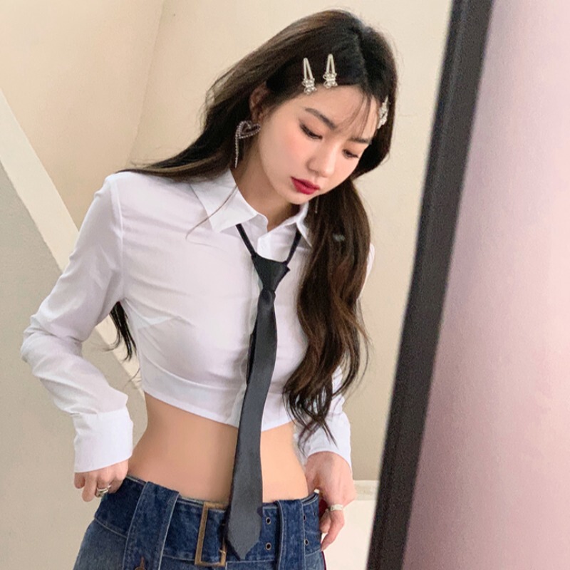 Trendy Short White Jk Shirt with Exposed Midriff and Waist-Cinching Design, Unique Long-Sleeve Slim-Fit Tight-Fitting Blouse for Women Trendy Short White Jk Shirt with Exposed Midriff and Waist-Cinching Design, Unique Long-Sleeve Slim-Fit Tight-Fitting Blouse for Women