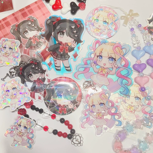 Якорная девушка в значительной степени полагается на хаотианский соус вокруг впечатления цепных шахт и мешков, мешков, цепочки мобильных телефонов с подвеской.