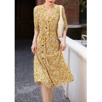 OLYFOU 2022 Summer new skin white and beautiful mulberry silk lining V collar slim printed tea hyphens