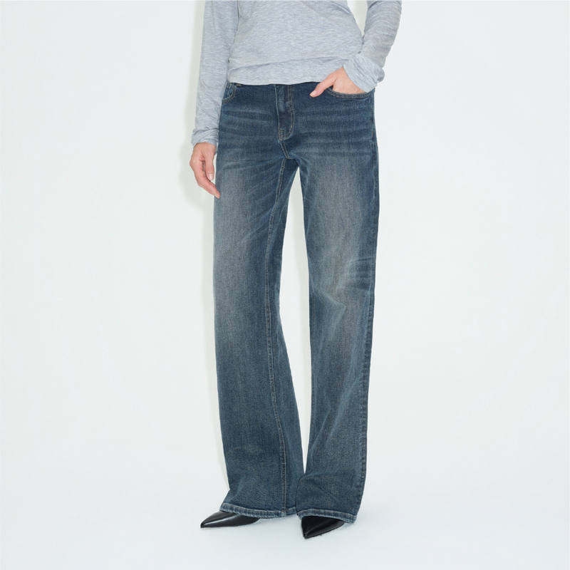 Interris Low-Waist Slim-Fit Slightly Stretchy Cotton Vintage Washed Slub Texture Soft Blue Denim Casual Pants for Women Interris Low-Waist Slim-Fit Slightly Stretchy Cotton Vintage Washed Slub Texture Soft Blue Denim Casual Pants for Women
