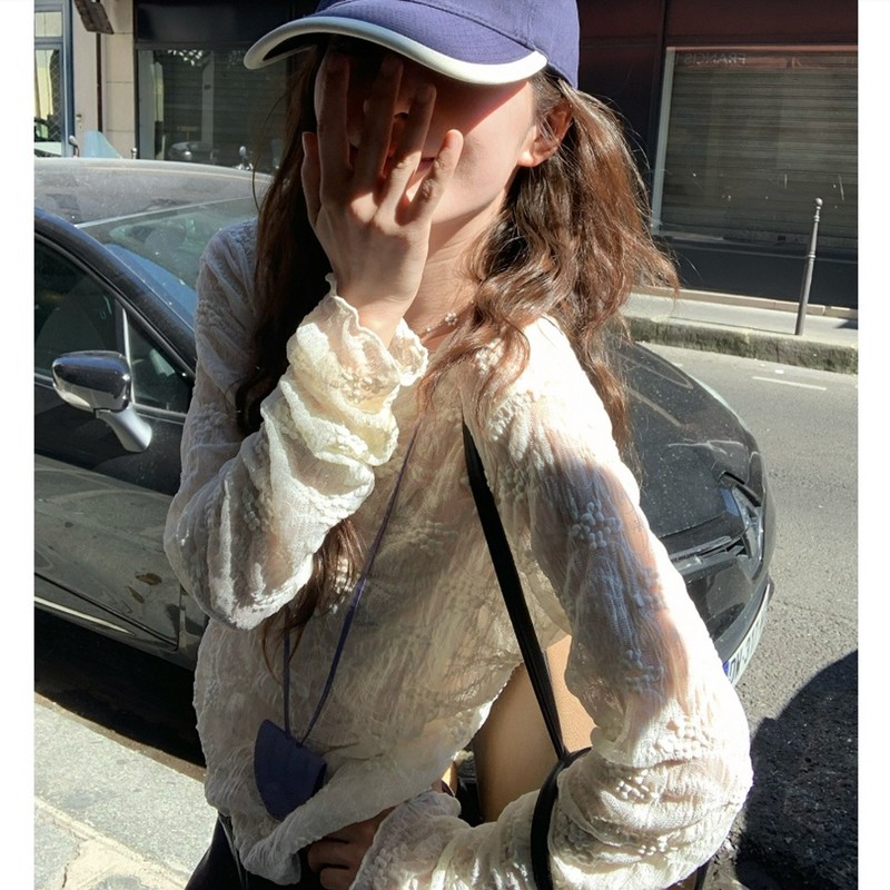 Korean Style Lace Long-Sleeved T-Shirt for Women, Early Autumn Thin Breathable Design with Hollow Floral Pattern Base Shirt Top Korean Style Lace Long-Sleeved T-Shirt for Women, Early Autumn Thin Breathable Design with Hollow Floral Pattern Base Shirt Top
