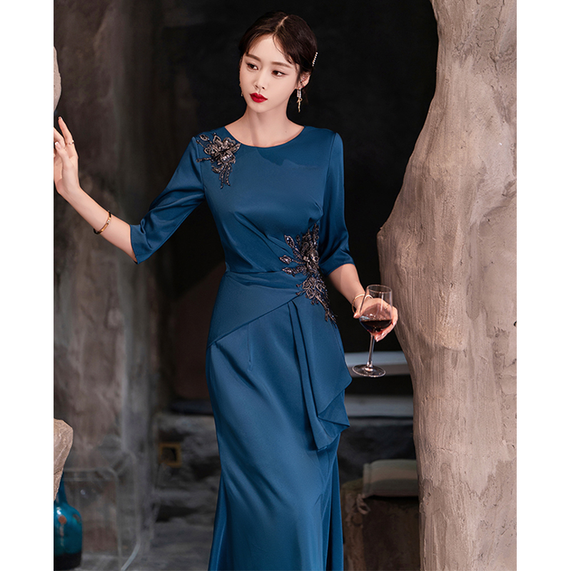 Blue Evening Dress for Women, High-End, Light Luxury, Niche, Classy, Suitable for Mother-In-Law at Wedding, Elegant, Young Mother's Wedding Banquet Attire