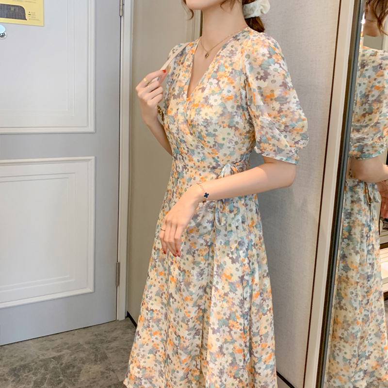 Foreign dress 2022 new summer temperament Goddess Fan Xiaodaisy Chrysanthemum Flowers Foreign Dress Light Cooked Wind Casual Long Dresses