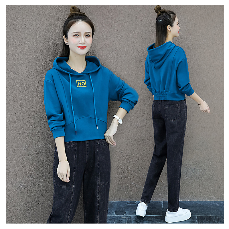 Autumn/Winter 2022 New Small Sweater Women's Western Style Age-reducing Short Tops Spring Explosion Plus Velvet