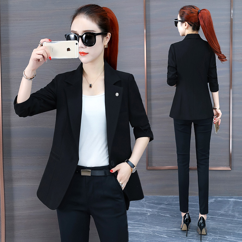 February August small short small suit women 2020 new spring and autumn coat premium sense black suit top