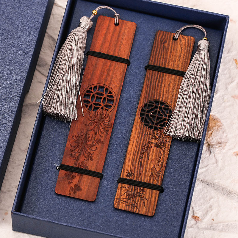 Exquisite vintage classic Chinese style mahogany hollow bookmark handmade literature and art students with small fresh ebony wood lotus leaf veins Ancient style Birthday gift small souvenir Creative custom lettering