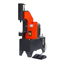 Pneumatic vertical brake pads punching riveting machine electric riveting machine riveting machine hoof sheet machine wagon riveting nail machine big car steamers