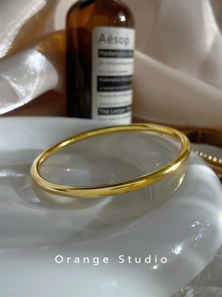 PLAIN RING TITANIUM STEEL BRACELET GOLD STACKED CLASSIC VERSATILE GLOSSY COLOR GOLD BRACELET DOES NOT FADE SIMPLE THIN BRACELET WOMEN